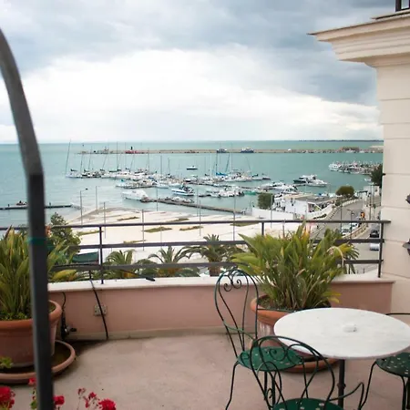 La Dolce Vista - Di Charme Alojamento de Acomodação e Pequeno-almoço Manfredónia